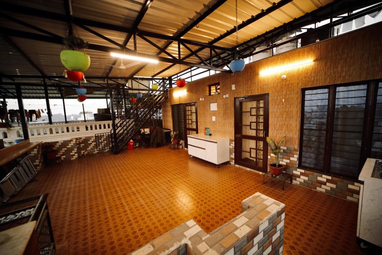 The Location, A Penthouse Hotel Dehradun Exterior photo